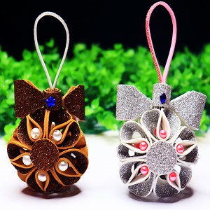 To Make Beautiful glitter ornaments crafts locking so awesome you can try at home it easy to make #Bright_art_and_Crats #crafts | Bright Art and Crafts