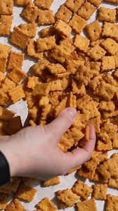Homemade Cheez-It Crackers #snacks #crackers | Cooking with Cocktail Rings | Facebook
