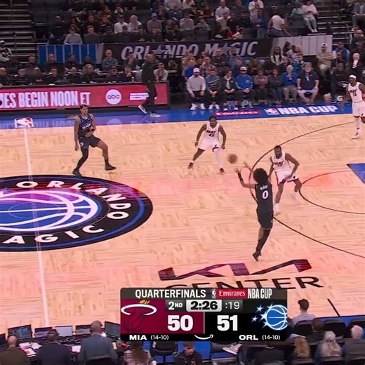 4 straight points for Anthony Black ‼️