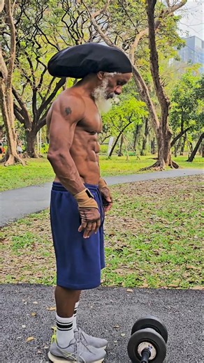 Abs roller. Advanced.