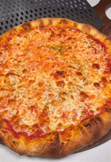 Juiciest Pizza Recipe: Home Oven Pizza on Baking Steel (8 min at 550°F)