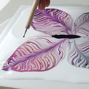 42K views · 399 reactions | New Style Butterfly | 4 Cups | Easy Acrylic Pouring - All the paints used are a mixture of acrylic paint and water. 朗 | Designer Gemma77 | Facebook