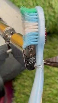 The old locksmith secret few people knowA classic tech #LocksmithTip #TradeSecret #OldSchoolTrick