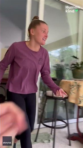 Children's surprise thanksgiving visit leaves aunt in tears