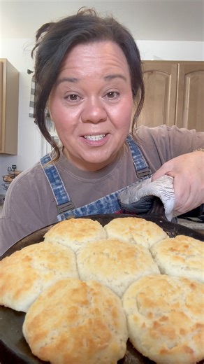 Everyone loves good biscuits! These are so good (in my opinion) you can eat them by themselves! If you want to skip the hand rolling, just turn the dough out onto a floured surface. And cut them out! Recipe on my 🔗 below! #mountaincookinwithmissy #missyjonescookbook #catheadbiscuits | Mountain Cookin’ with Missy
