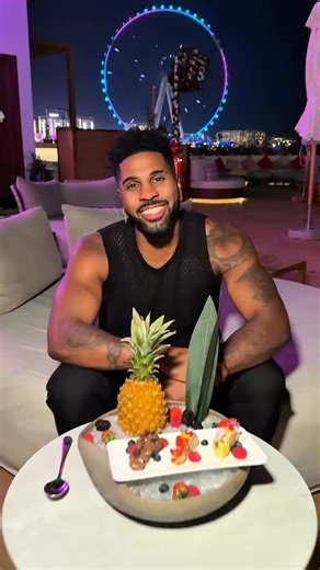 Jason Derulo on Instagram: "Tried something a little fancy. This or milk and cookies?"