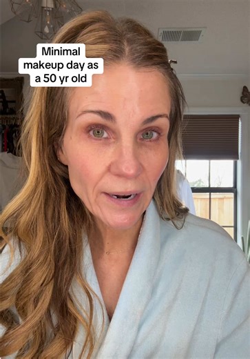 Minimal Makeup Tips for 50-Year-Olds