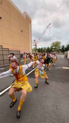 門が開いた瞬間襲ってくるゾンビが怖すぎた😱#usj #usjハロウィン #ハロウィンホラーナイト #ホラナイ #Halloweenhorrornight