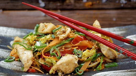 Wok de poulet au chou chinois