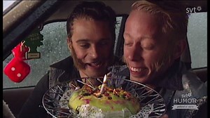 71K views · 905 reactions | Grattis humorentusiaster; nu har SVT Play en egen humorflik för att alla enklare kan hitta roligheter! :D <3 | SVT Humor | Facebook