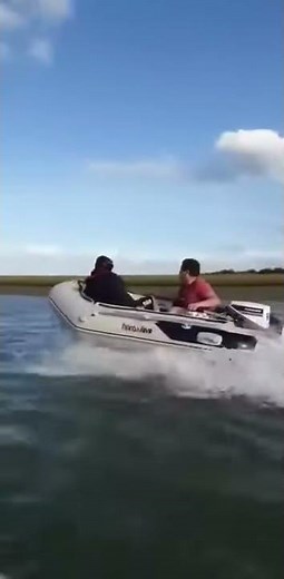 Honwave T27 inflatable boat with 15hp Outboard