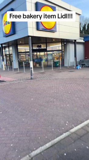 Lidl free bakery item #Lidl #bakery #moneysavingtips | Costoflivingcrisis Tips