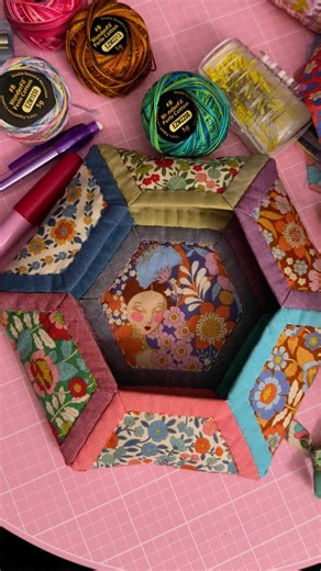 Nic 🪡 Patchwork + Quilt Designer 🧵 Hand piecing + applique on Instagram: "They’ve popped and blossomed into the shop! ✨ My brand-new Poppin’ and Blossie Basket patterns are officially LIVE. 🎉 Want the instant download link? 👇 Comment SHOP and I’ll slide it straight into your DMs. Already on my email list? 📬 Check your inbox (and sneaky spam folder) for the launch details - waiting just for you! Can’t wait to see which one you stitch first—tag me so I can cheer you on! 🧵💕 AND join the #Hex