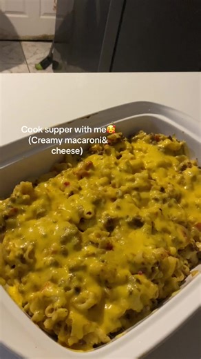 For those who don’t know how to cook creamy macaroni & cheese Ingridents Macaroni Peppers Onion Sweet chilli Spices (Italian herbs, Chili flakes, Spice mix,black peppercorn and paprika ) Cheese Instructions 1)Add Macaroni into boiling water(with aromat &oil -if you want to) 2)Cut onion and peppers, add oil and fry/cook them together with Mince 3) Mix together then add spices of your choice too 4)You can add 1 boiled tomato just for some gravy 5)Drain the water out of the pasta in the meanwhile d