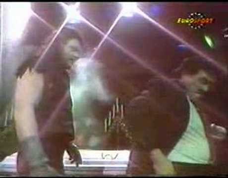 Undertaker attacks Ultimate Warrior (1991)