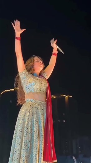 Jasmine sandals live show ￼Har Har Mahadev 🙏#jasmine #sunandasharma #dance #lifeisbutadream #live