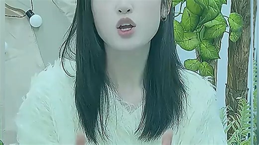 尼康Z7Ⅱ，拍照拍视频表现都很出色，2450万像素全画幅传感器带来细腻画质，支持4K超高清视频录制，适合风光、人像及日常创作，轻松记录生活精彩瞬间。