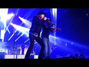 Darius Rucker - She Talks To Angels (Black Crowes Cover)