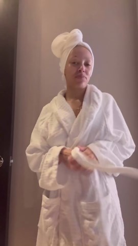 DOJA CAT FANS 🌹 on Instagram: "“ass clap” doja cat via ig story. #dojacat"