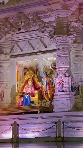 Shyaam on Instagram: "वृंदावन 😍🙏🏻 . . . . . . #vrindavan #krishna #kanha #Reels #viral #jaishreekrishna #hindu #mathuravrindavan #radhekrishna"