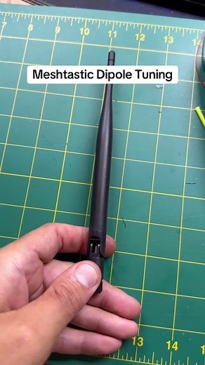 How to properly tune the meshtastic dipole for Top Performance 906MHz #meshtastic #heltic #wisblock #dipole #antenna