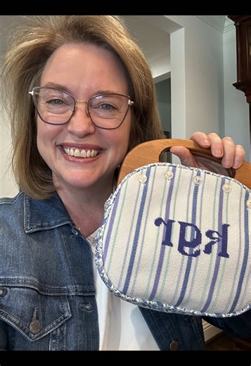 Vintage style meets wearable Needlepoint and I’m obsessed. 🧵👜 This Needlepoint canvas instantly reminded me of the vintage Bermuda bags I used to buy at Papagallo. The vintage resurgence in Needlepoint purses is such a fun trend right now. I personalized mine with my initials and added Liberty print fabric inside (because Liberty fabric always makes me happy). Now I have a completely custom Needlepoint purse that I can actually carry and enjoy. I love stitching canvases that turn into accessor