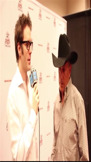 42K views · 2.4K reactions |  An exclusive sit-down in Las Vegas—George Strait opened up about life, music, and legacy. 鸞 The King of Country never disappoints. #GeorgeStrait #KingOfCountry #LasVegas #ExclusiveInterview #CountryLegend #FromTheHeart #CountryMusicForever #UnforgettableMoment | Kindness around us | Facebook