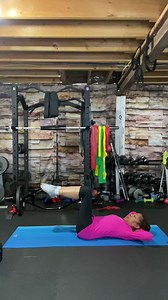 Hey y’all it’s Day 4 of the #HardcoreParty and we have 100 reps of tabletop crunches. Let’s get it! #crunches #abs | Femme Fitale Fit Club