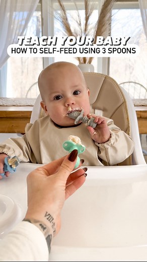 Teach baby how to self-feed with a spoon 👶🏻🥄 Hi 👋🏻 I’m Brit and I’m an occupational therapist here with infant development purposeful play tips to make the lives of parents and babies everywhere more ✨FUNctional✨ Use these graded versions of a 3-spoon method to help get your babe on the path to independence with feeding ☺️ 1️⃣ This initial step is great to start once baby actively demo’s the ability/motivation to retrieve an object given to them and bring an object to their mouth. Start by 