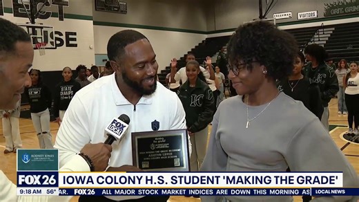 Iowa Colony High School student making the grade