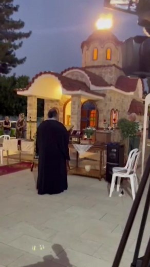 ΠΑΡΑΚΛΗΣΗ ΑΓΙΟΥ ΕΦΡΑΙΜ & ΑΓΙΟΥ ΙΟΥΔΑ ΘΑΔΔΑΙΟΥ ΣΤΟ ΠΑΡΕΚΚΛΗΣΙΟ ΤΟΥΣ ΣΤΗΝ ΠΑΝΩ ΔΕΥΤΕΡΑ. ΟΙ ΑΓΙΟΙ ΜΑΣ ΕΙΝΑΙ ΕΚΕΙ ΟΛΟΖΩΝΤΑΝΟΙ..ΕΜΑΣ ΠΕΡΙΜΕΝΟΥΝ.. ΣΗΜΕΡΑ ΤΕΤΑΡΤΗ ΣΤΙΣ 19:00 ΘΑ ΤΕΛΕΣΤΕΙ ΘΕΙΑ ΠΑΡΑΚΛΗΣΗΣ ΣΤΗΝ ΠΑΝΑΓΙΑ ΜΑΣ ΕΚΕΙ ΣΤΟ ΠΑΡΕΚΚΛΗΣΙΟ ΤΟΥ ΑΓΙΟΥ ΕΦΡΑΙΜ ΚΑΙ ΙΟΥΔΑ ΘΑΔΔΑΙΟΥ ΣΤΗΝ ΠΑΝΩ ΔΕΥΤΕΡΑ. ΜΕ ΤΟ ΠΕΡΑΣ ΤΗΣ ΠΑΡΑΚΛΗΣΗΣ Ο ΠΑΤΕΡ ΘΕΟΔΩΡΟΣ ΘΑ ΕΥΛΟΓΗΣΕΙ ΚΑΙ ΘΑ ΣΤΑΥΡΩΣΕΙ ΟΛΟΥΣ ΤΟΥΣ ΦΙΛΟΥΣ ΜΕ ΤΟ ΛΑΔΑΚΙ ΤΗΣ ΠΑΝΑΓΙΑΣ ΤΗΣ ΠΑΡΗΓΟΡΗΤΡΙΑΣ ΑΠΟ ΤΟΝ ΒΥΡΩΝΑ Η ΟΠΟΙΑ ΜΟΛΙΣ ΠΡΙΝ ΛΙΓΕΣ ΜΕΡΕΣ ΕΔΕΙΞΕ ΤΗΝ ΟΛΟΖΩΝΤΑΝΗ ΠΑΡΟΥΣΙΑ