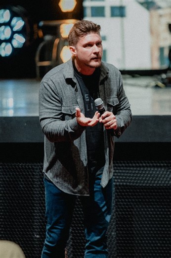 The power of the gospel can change ANYONE at ANYTIME and ANYWHERE! 🔥🔥🔥 Daniel Kolenda’s last session with us was inspiring and provoked us to live out the gospel in it’s fullest! 🙏 #PowerAndLove #PowerAndLoveFTW #LifestyleChristianity #DanielKolenda #Gospel #Power | Lifestyle Christianity