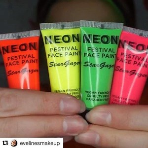 14 reactions · 13 comments | We just had to share @evelinesmakeup tutorial  . Totally amazing! . . #stargazerproducts #blacklightmakeup #neon #veganmakeup | Stargazer | Facebook