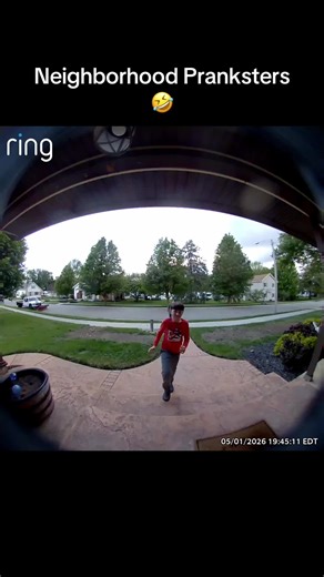 Just some neighborhood kids out on a small town Friday night playing ding dong door bell ditch. 🤣🤣 got this notification while out at dinner and died laughing. They laughed when they ran away which made it even more hilarious. Love when kids are being kids. 🖤 #smalltown #pranks #kids #ringdoorbell @Ring