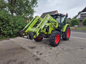 Claas Axos 330 CX