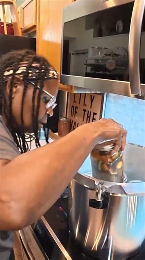 Don't Crowd Your Jars! Proper Pressure Canner Loading 🥫🥩 #canning #homesteadingforbeginners