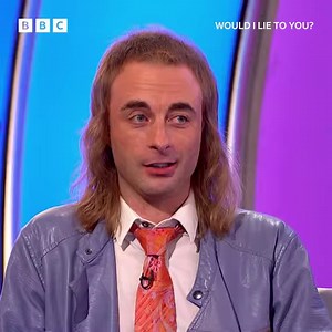 Paul Foot insists that he has a very strong dislike towards men's beards. Imagine his horror when he was sat next to David Mitchell all evening! 🧔 | Would I Lie To You?