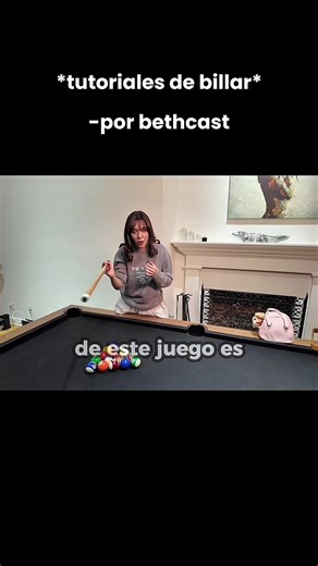 La Patrona y el Arte del Billar: Comedia en Acción