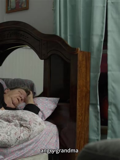 MICHAEL MYERS PRANK ON GRANDMA! 🎃 #fyp #halloween #hilarious #comedy #funny