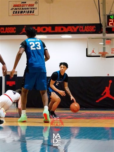 𝙈𝘼𝘿𝙀 𝙃𝙤𝙤𝙥𝙨 on Instagram: "2028 Nebraska hooper Lee Robinson is taking over in NYC 😳🔥 @leexrobinson He dropped 21 PTS in a 72-65 win at Jordan Holiday Classic 🍿 @jumpman23"