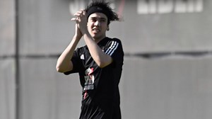 Quién es Spreen, el influencer que escandalizó al mundo fútbol al debutar un minuto en la primera de Deportivo Riestra