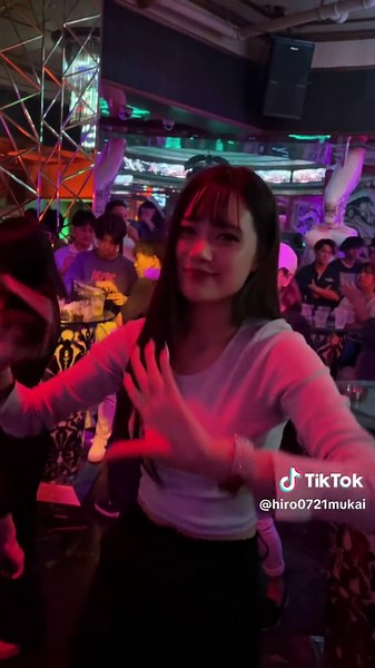 カップルで楽しむクラブ体験