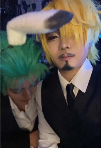 Uhhh🚫🚫🚫 @Lepapichulo #cosplay #onepiece #zoro #sanji #zosan