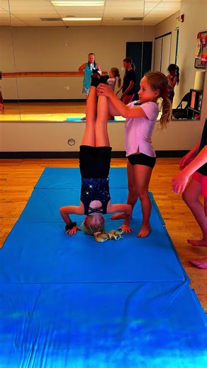 Our Acro class is where strength meets confidence — and FUN 🤸‍♀️✨ We’re seeing new skills being learned, confidence growing, and so many proud moments as dancers push themselves and discover what their bodies can do. From balances and bridges to progressions toward more advanced tricks, Acro helps dancers build strength, flexibility, coordination, and control in a safe and supportive environment. If you’re new to it, dance acro blends dance technique with controlled acrobatic skills, focusing o