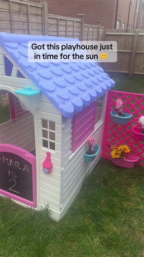 The perfect garden playhouse that’ll keep my little one busy for hours #springsale #playhouse #outdoortoys #gardentoys #girlmom