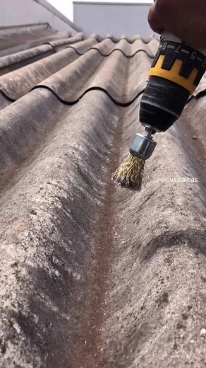 Dicas para Limpar Telhas e Calhas Eficientemente