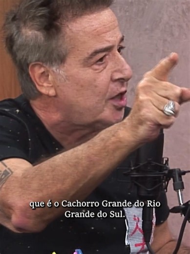Top 5 do rock nacional! 🎸 Nasi revela quais são as bandas brasileiras que mais admira, além do Ira!, e comenta os nomes que marcaram a história do gênero no primeiro episódio do #PodCringe. ➡️ Confira o episódio completo em: R7.com/CanalDomingoEspetacular. Veja também em nossas plataformas digitais.