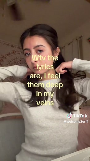 Alexa (@welcome2erff)’s video of Sing With Lyrics