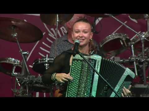 Karène NEUVILLE - "Il m'a montré à yodler"