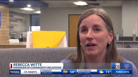 Blue Cross and Blue Shield of Kansas employee's pack thousands of meals for families